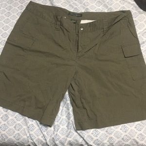 Women’s Eddie Bauer Cargo Shorts Size 14